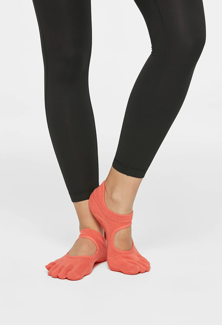 Essential Core Full Toe Grippy Socks