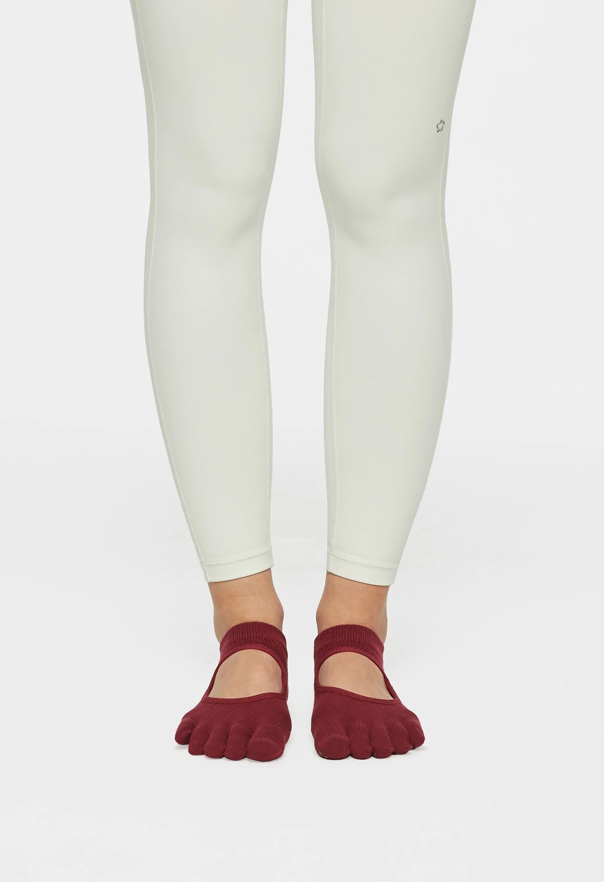 Essential Core Full Toe Grippy Socks