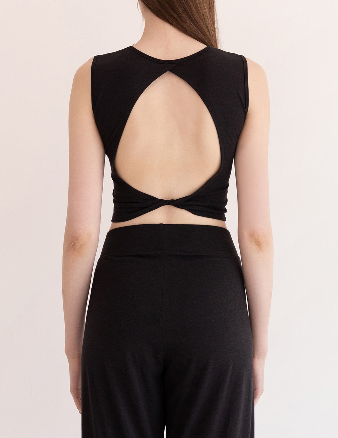 Turn Crop One Tank Top
